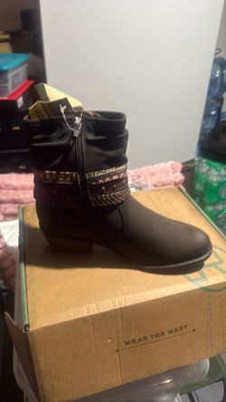7.5 women roperos