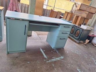 Desk free