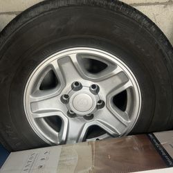 set of five wheels and rims 4 runner 