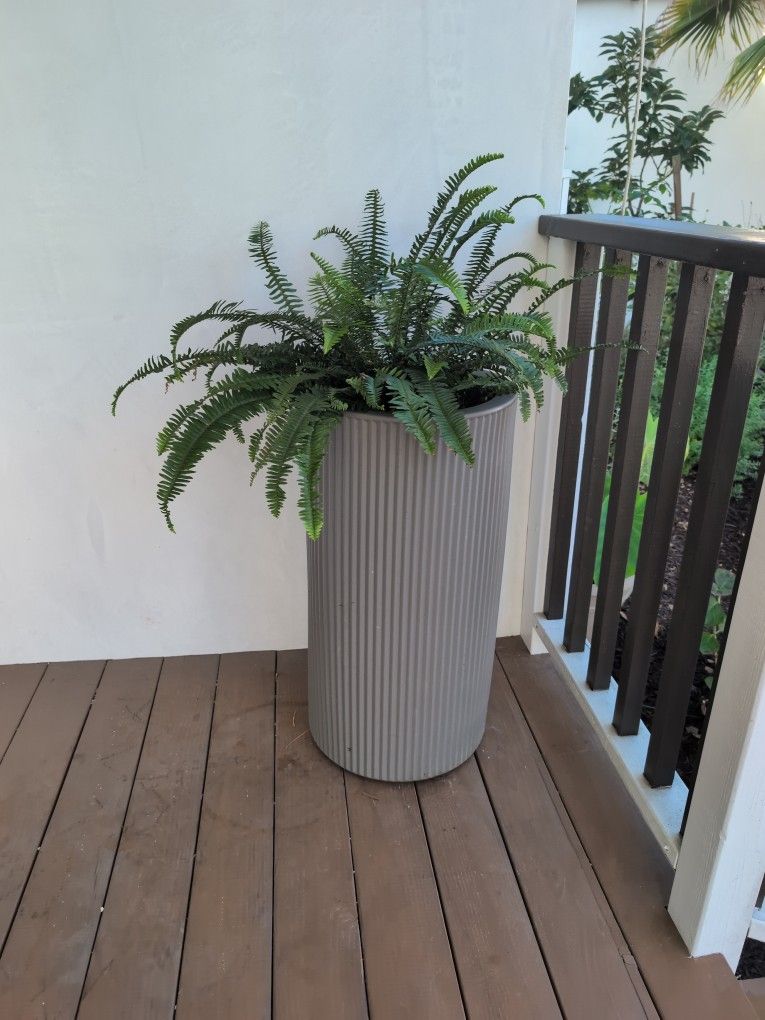 SET:  garden potted plant pots terracotta look concrete resin  selling all three. Plants not include