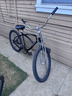 Realm Black Beach Cruiser Bicycle