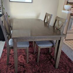 Table With 4 Chairs 