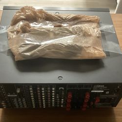 Yamaha RX-V2500 receiver