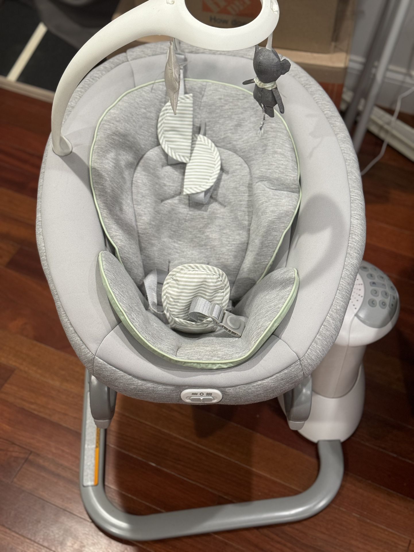 Graco Soothe My Way Swing With Removable Rocker