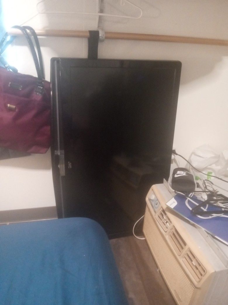 42 In Jvc Flat Screen