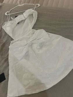 Lulu’s White Mini Dress – Size Large 🤍
