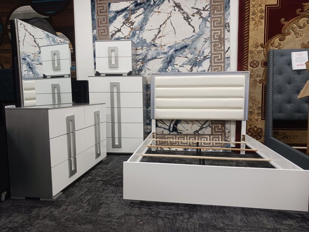 New Stock Special Modern Queen Size 5pc Bedroom Set Special