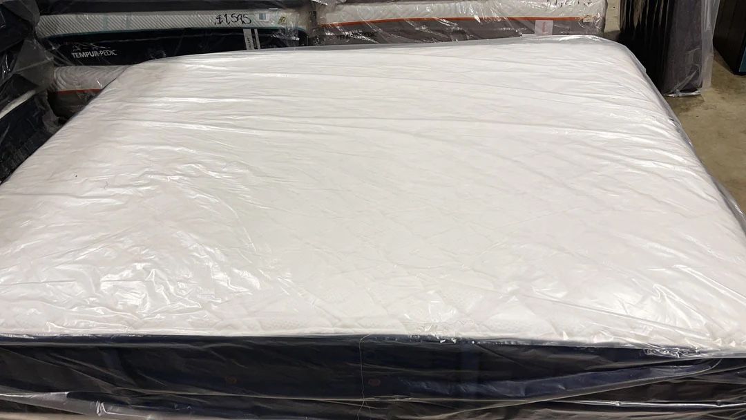 King Mattress Stearns And Foster Estate Blue