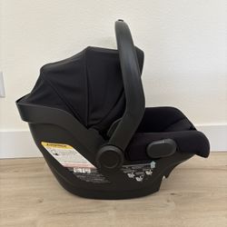 Mesa V2 UPPAbaby Car Seat 