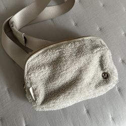 Lululemon Fleece Belt Bag in White Opal/Gold