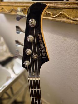 Silvertone Bass guitar with Road-runner Gig Bag