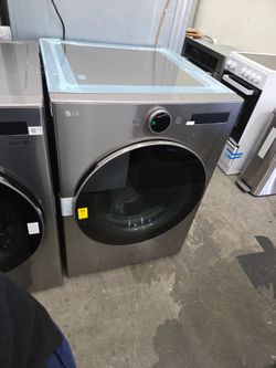 LG
7.4 cu. ft. Vented Stackable SMART Electric Dryer in Graphite Steel with TurboSteam and AI Sensor Dry Technology