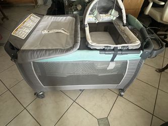 Baby Crib 4 in 1/ Cuna Doblable Para Bebé
