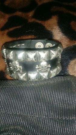 Leather rock bracelet