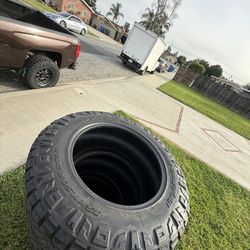 Tires Set Of 4 -  NITTO GRAPPLER L/T 35x12.5R20