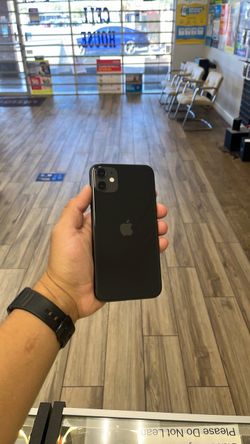 iPhone 11 64 GB UNLOCKED