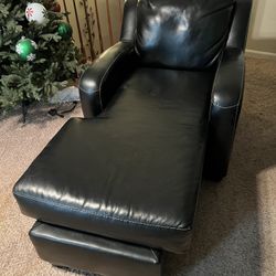 Black Sofa Chair in Excellent Condition