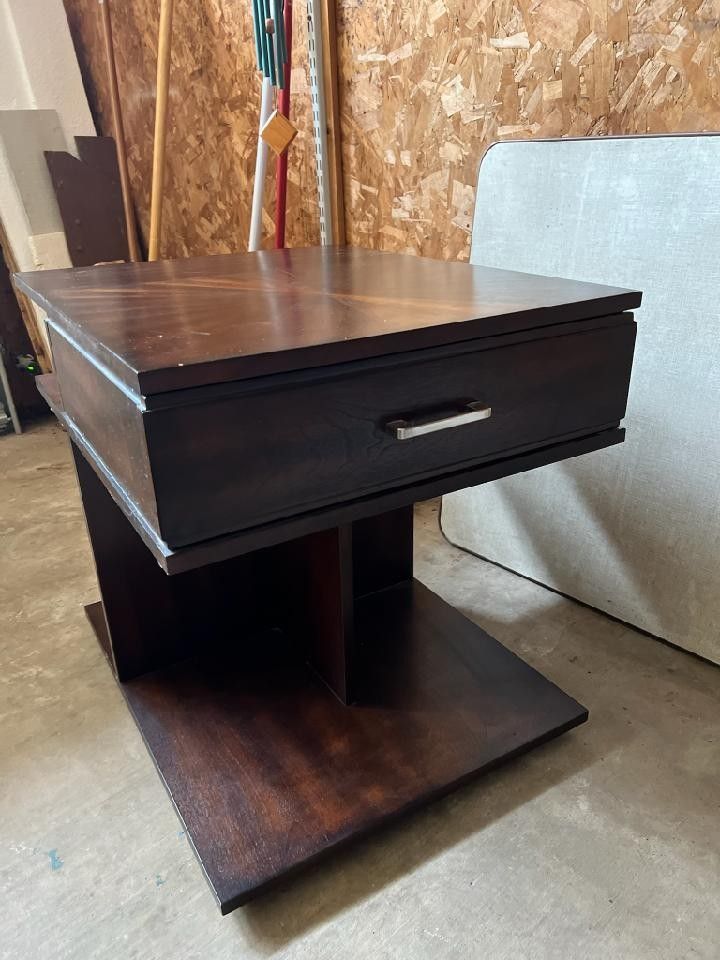 End Table  Living Room Bedroom Or Nightstand