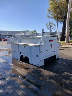 8' Utility Body w/Ladder Rack and Installation