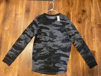 Brand new Men’s Express brand Black and Gray colored Camo Thermal Shirt Up for Sale