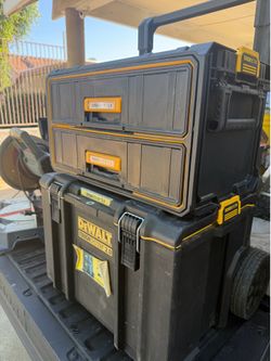 21.8 in. Toughsystem 2.0 Tool Box and Toughsystem 2.0 22 in. Extra Large Tool Box