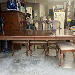 wooden kitchen table with 4 chairs 