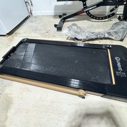 UREVO 2-in-1 Folding treadmill pad Used a few times. Cleaning up space now. 
