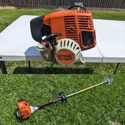 Stihl FS130R Edger String Trimmer Straight Shaft includes trimmer head and Blade RUNS GREAT
Pick up in Deer Park Texas 77536 