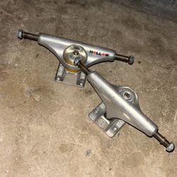 Skateboard Trucks