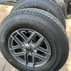 Jeep Wrangler Gladiator 2025 Wheels And Tires Brigestone Dueler 245/75/17