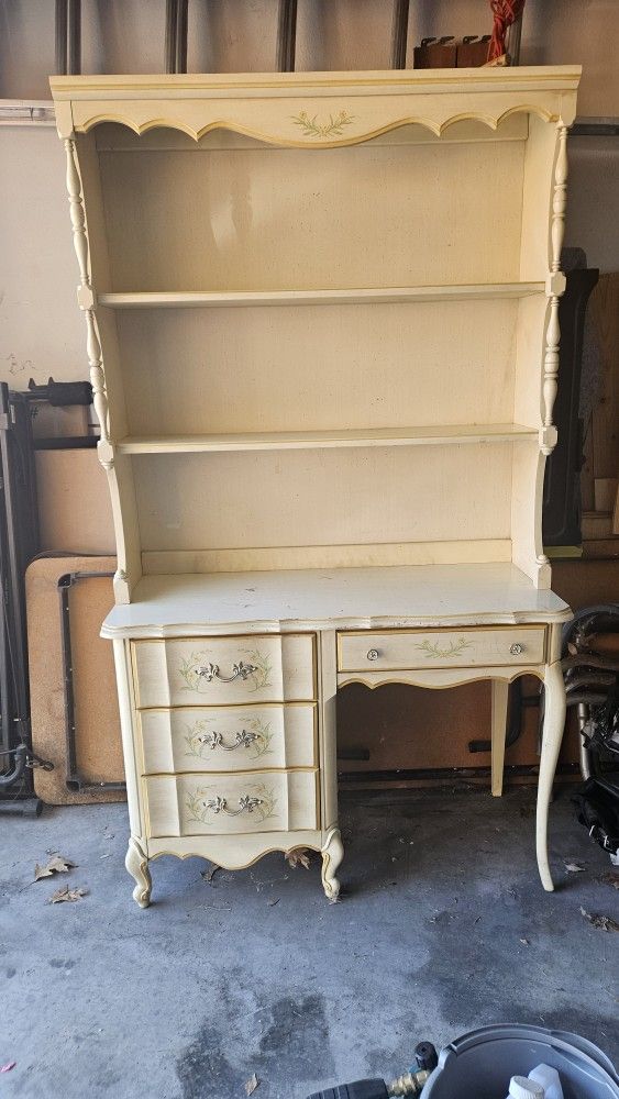 Girls Bedroom Hutch Desk with matching Chair