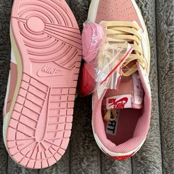 TRAVIS SCOTT JORDAN 1