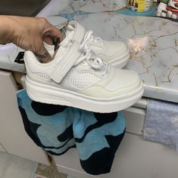 New Girl Kids Size 1 