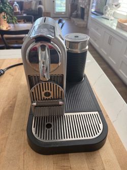 Nespresso CitiZ D120 Automatic Espresso Machine W/Frother