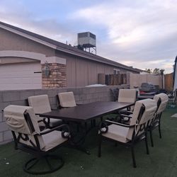 Nice Patio Furniture Usded Good Condition 