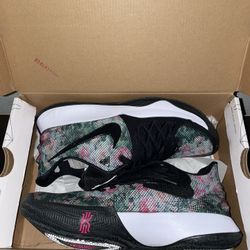 Nike Kyrie Low ‘Floral’