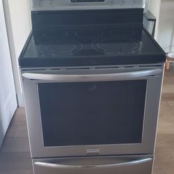 Frigidaire electric range