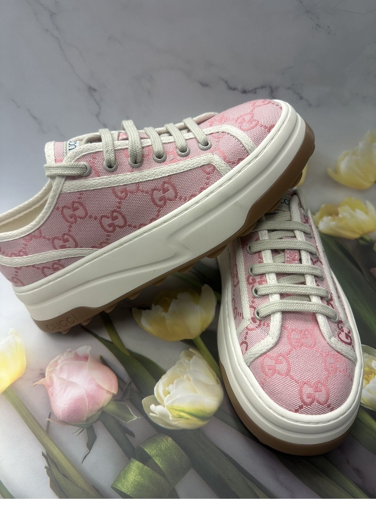 Gucci Ladies Sneakers SALE SALE SALE! %50OFF!!!!