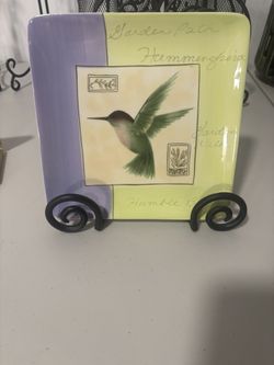  square ceramic plate from the "Garden Path Hummingbird" collection. 