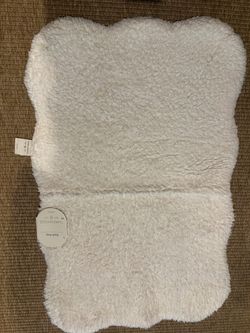 Threshold Bath Rug Bone Shape White