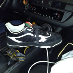 $400 Gucci 10 1/2