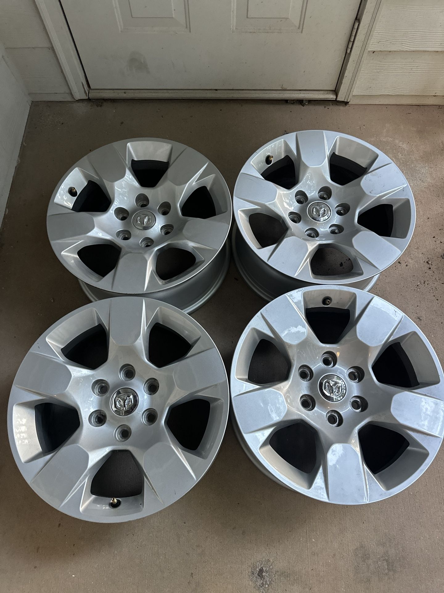 Set Of 4 Size 18 Ram Rims