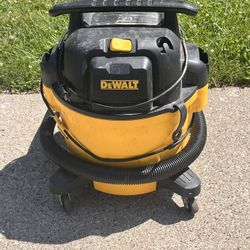 Dewalt DWV09P Wet dry Shop Vacuum For Parts Or Repair