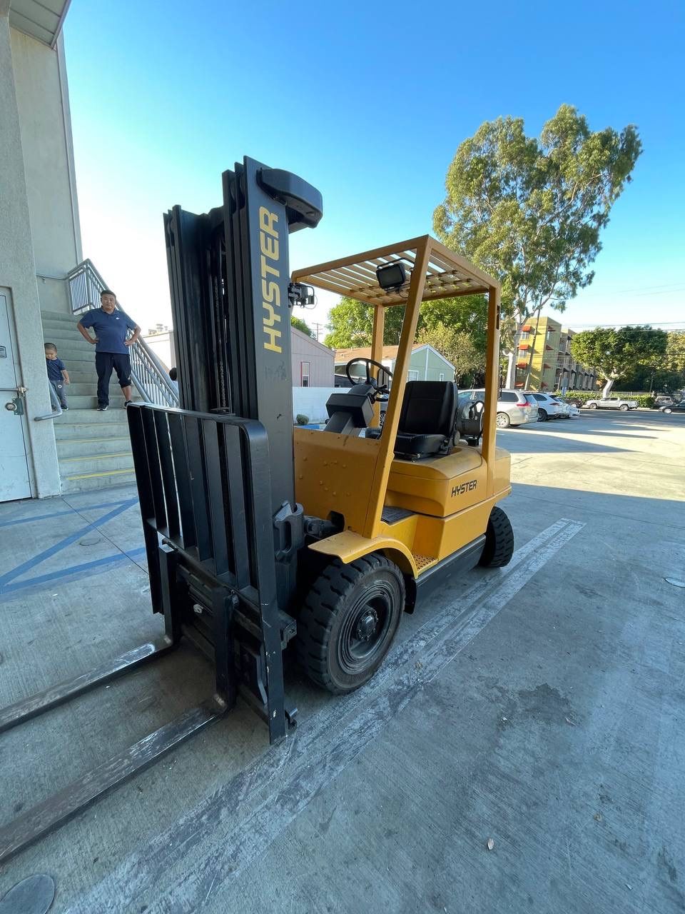 HYSTER FORKLIFT FOR SALE !!! COMES WITH 90-DAYS WARRANTY