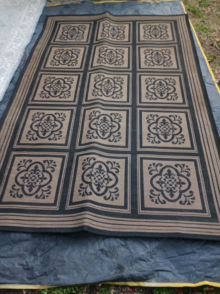 BEAUTIFUL DESIGNED DEEP CLEANED AREA RUG!!!