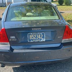 Volvo(needs To Be Towed)