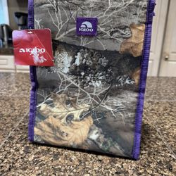 Brand new Igloo camo Insulated lunch bag cooler