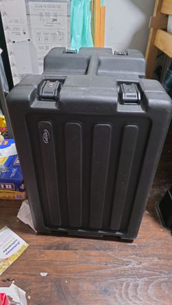 SKB 8 space carring case