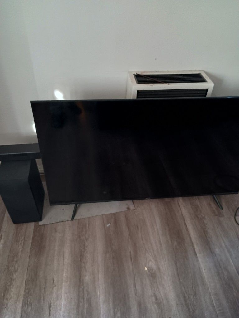 Hisense Tv 55 Inch With LG Soundbar