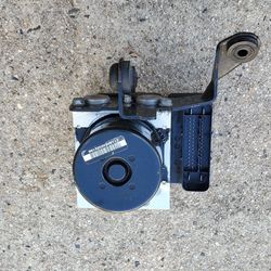 2010 - 2012 Mazda 3 ABS module